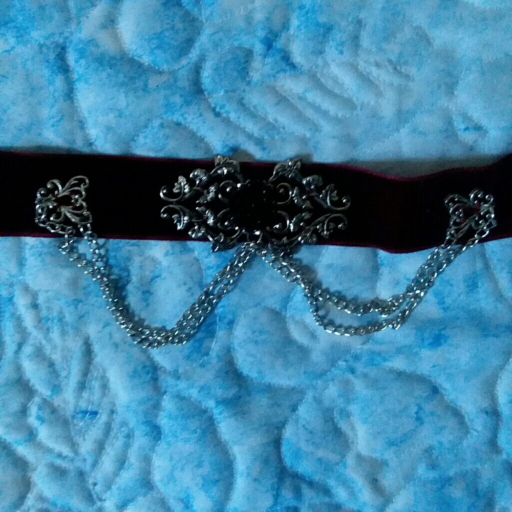 Choker necklace